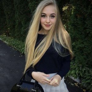 Meet your Posher, Ella